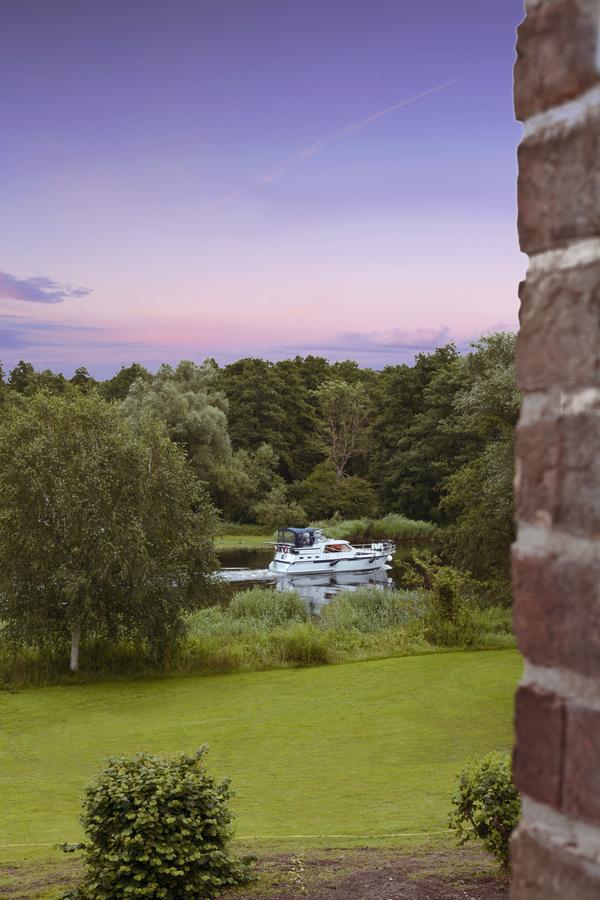 Relais & Chateaux Gutshaus Stolpe Stolpe an der Peene Exterior foto